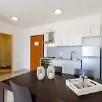 Modernes Nur 90 Meter Zum Mit Meerblick, Tiefgarage, Klima דירה