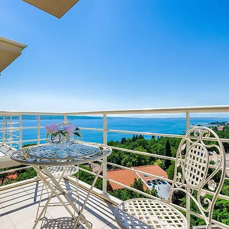 Apartment Modernes Nur 90 Meter Zum Mit Meerblick, Tiefgarage, Klima Crikvenica