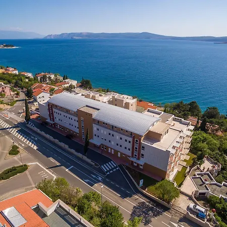 Modernes Nur 90 Meter Zum Mit Meerblick, Tiefgarage, Klima Crikvenica