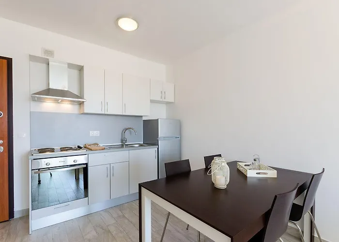 Modernes Nur 90 Meter Zum Mit Meerblick, Tiefgarage, Klima Crikvenica